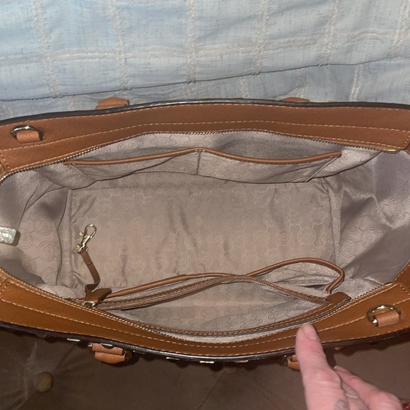 Michael Kors vintage studded Selma satchel like NWOT - Picture 13 of 15